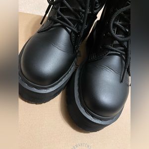 Dr. Martens Vegan Jadon